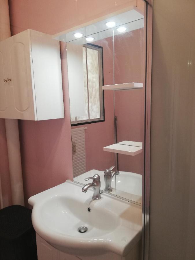 Joli appartement résidentiel à Troyes Esterno foto