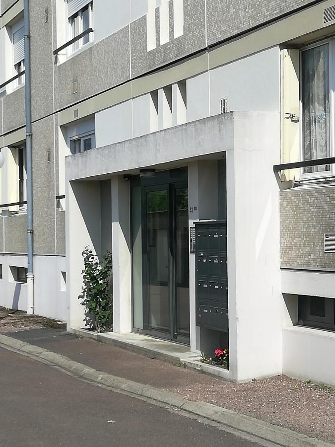 Joli appartement résidentiel à Troyes Esterno foto