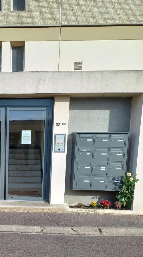 Joli appartement résidentiel à Troyes Esterno foto
